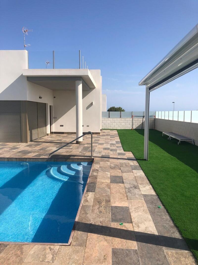 4 bedroom Villa for sale