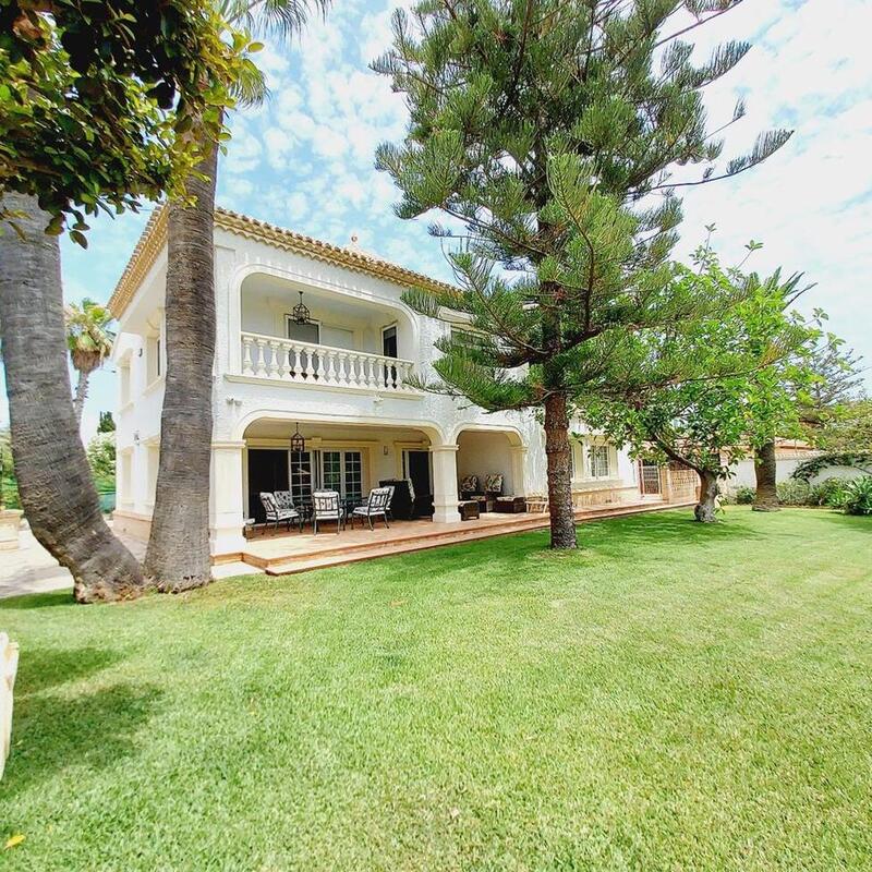 7 bedroom Villa for sale