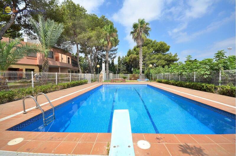 Villa for sale in Torrevieja, Alicante