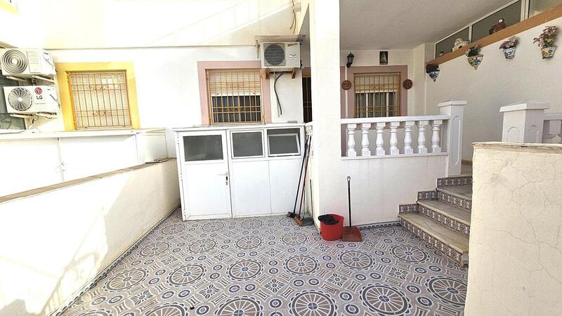 2 bedroom Townhouse for sale