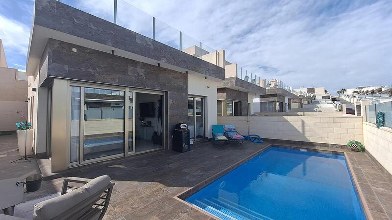 3 Cuarto Villa en venta