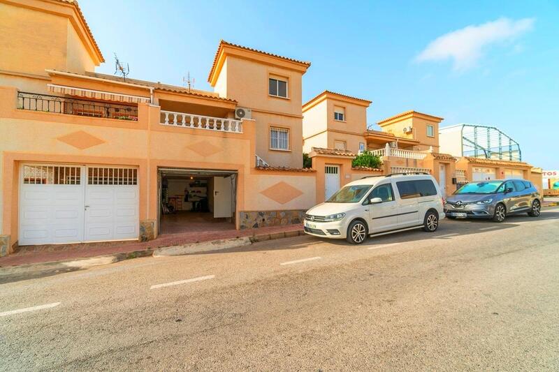 Stadthaus zu verkaufen in Torrevieja, Alicante