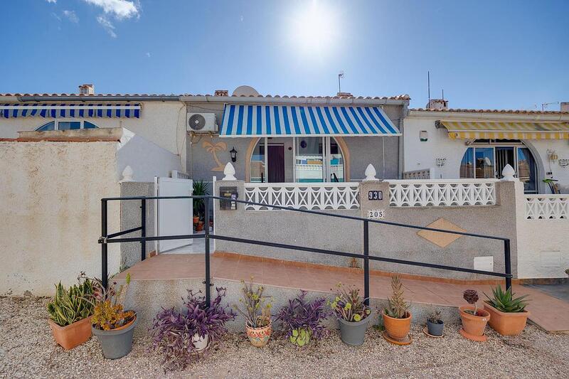 Townhouse for sale in Torrevieja, Alicante