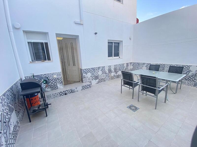 Townhouse for sale in Benijófar, Alicante