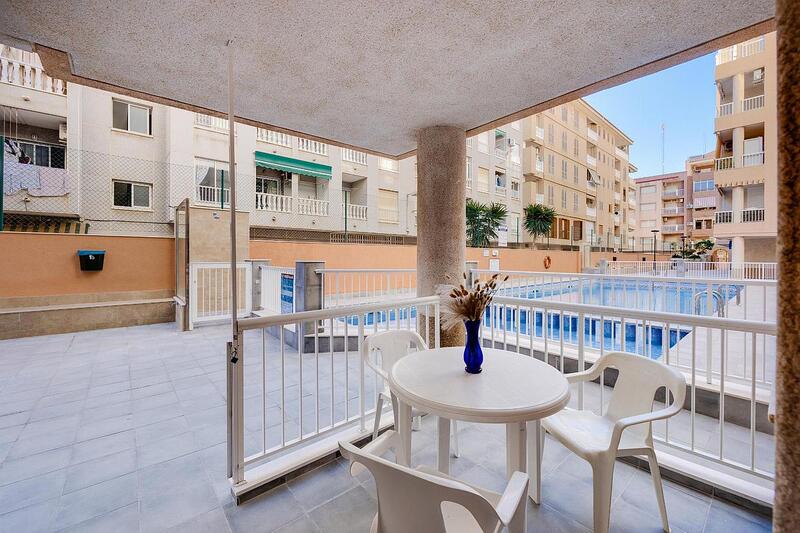 квартира продается в Torrevieja, Alicante