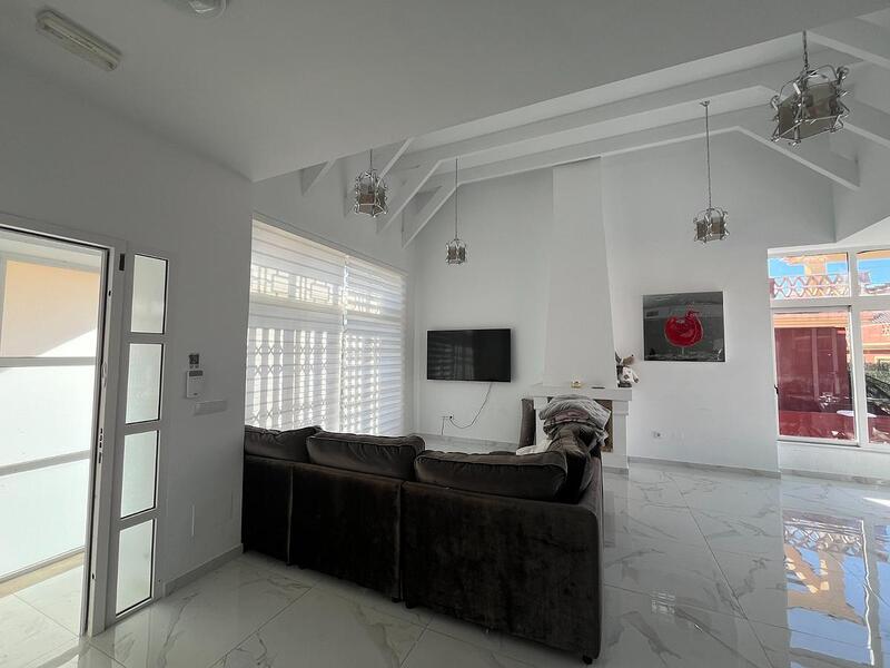 6 bedroom Villa for sale