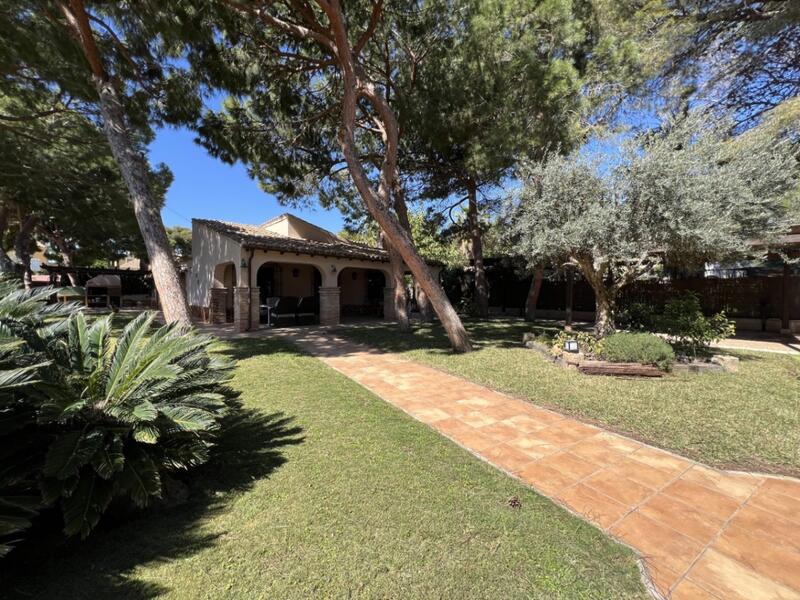 Villa for sale in Orihuela Costa, Alicante