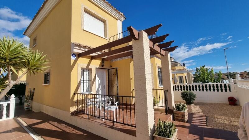 3 Cuarto Villa en venta