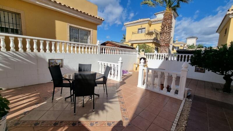 3 Cuarto Villa en venta