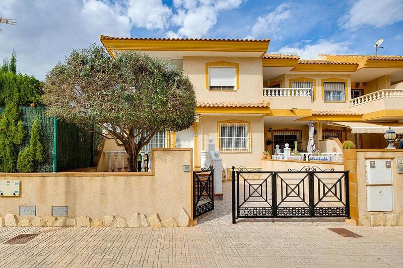 Country House for sale in Orihuela Costa, Alicante