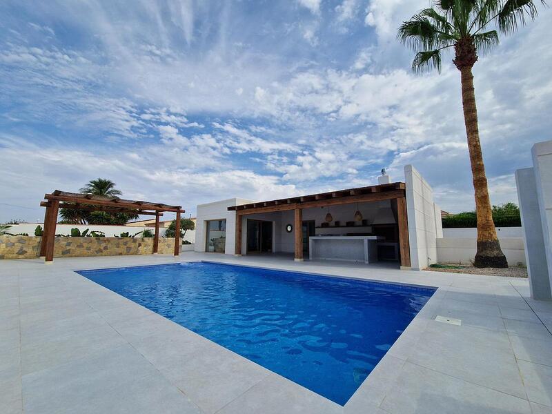 Villa till salu i Torrevieja, Alicante