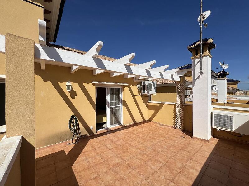 4 Cuarto Villa en venta