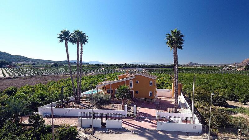 Villa à vendre dans Orihuela, Alicante