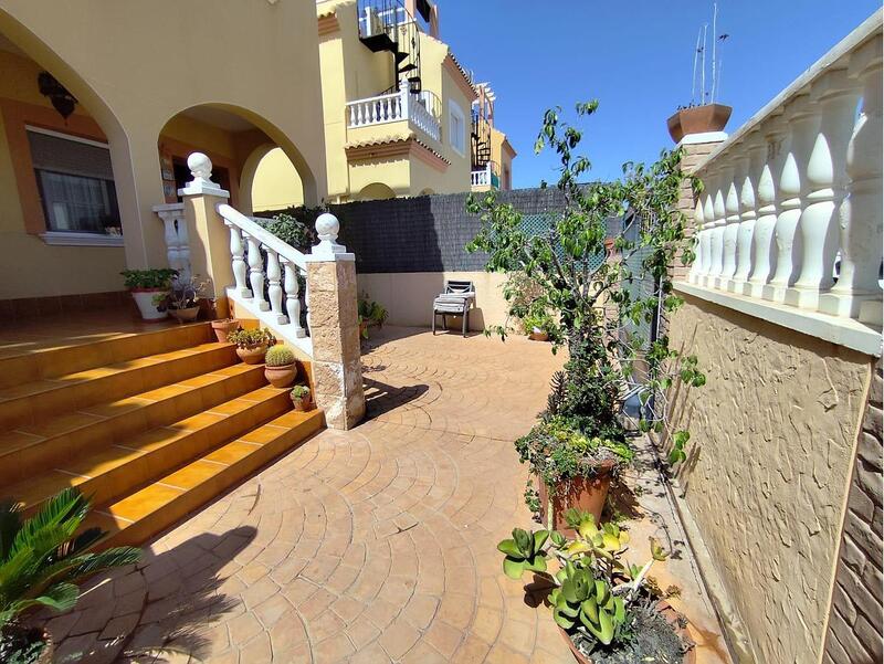 Villa til salgs i Torrevieja, Alicante