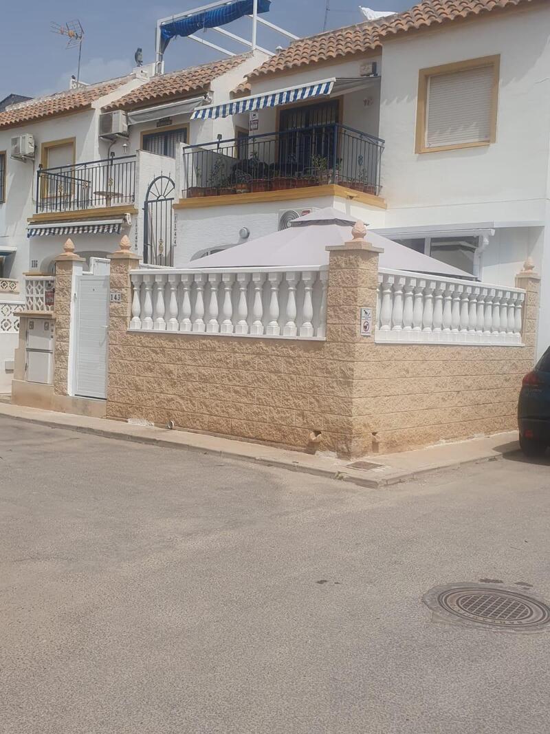 Gezinswoning Te koop in Torrevieja, Alicante