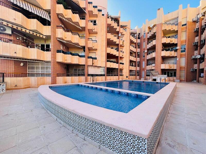 квартира продается в Torrevieja, Alicante