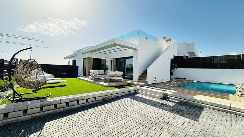 Villa en venta en Orihuela, Alicante