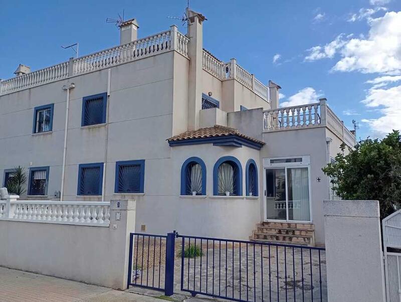 Villa till salu i Daya Vieja, Alicante