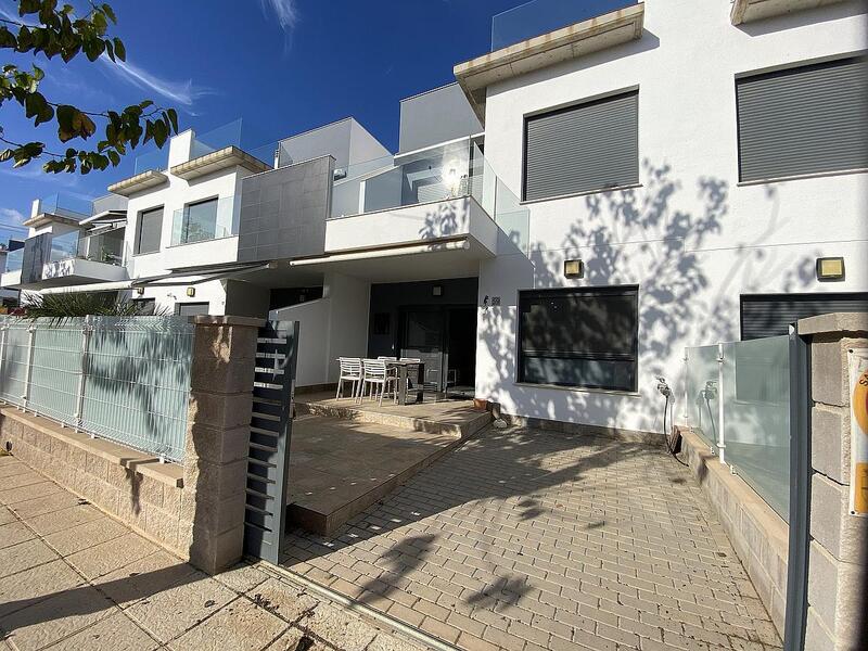 Townhouse for sale in Pilar de la Horadada, Alicante