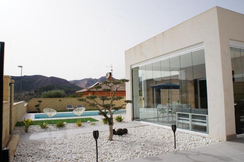 Villa for sale in La Romana, Alicante