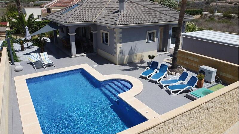 Villa for sale in La Romana, Alicante