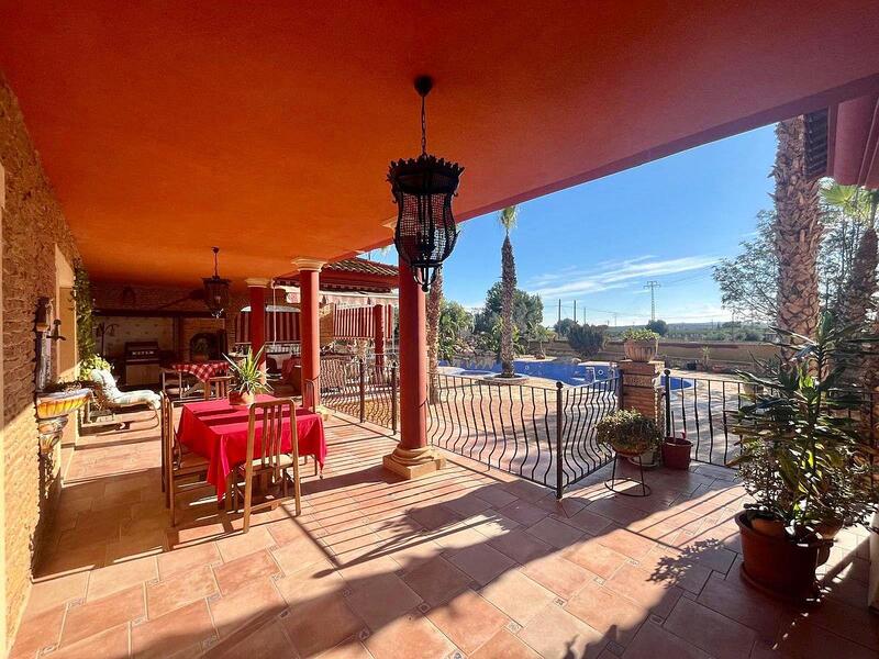 4 Cuarto Villa en venta