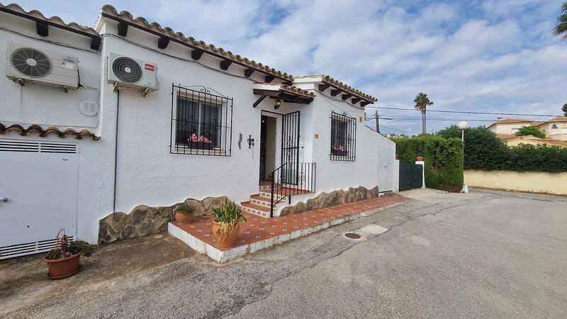 Townhouse for sale in Moraira, Alicante