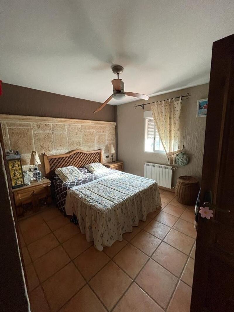 4 slaapkamer Gezinswoning Te koop