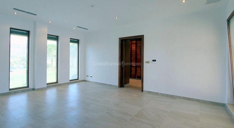 6 bedroom Villa for sale