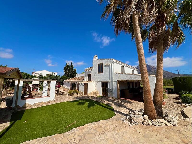 5 bedroom Villa for sale