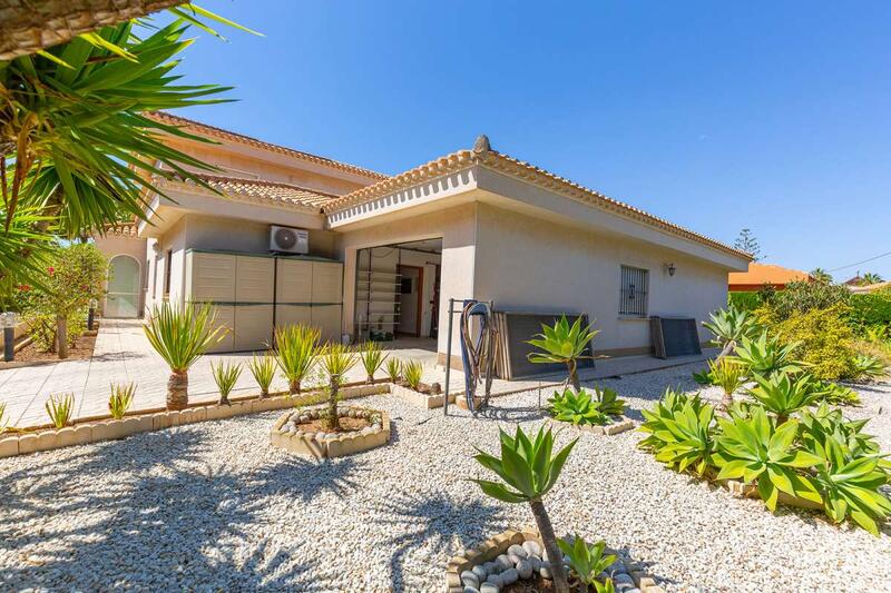 6 Cuarto Villa en venta