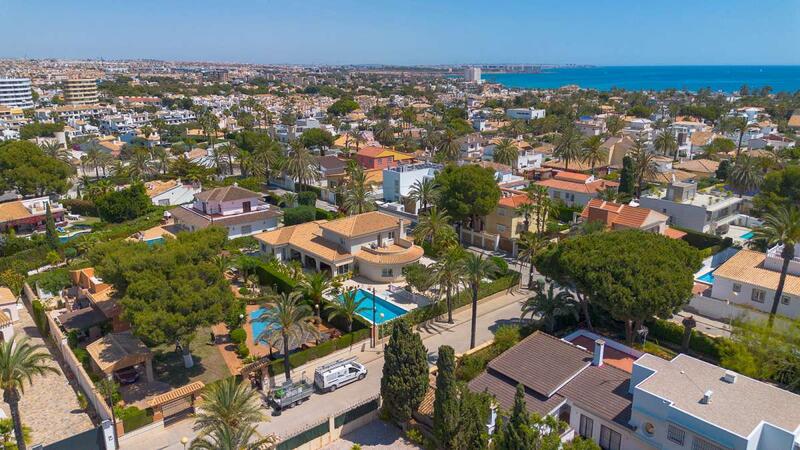 6 Cuarto Villa en venta