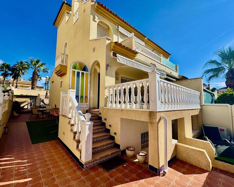 Villa till salu i Benimarfull, Alicante