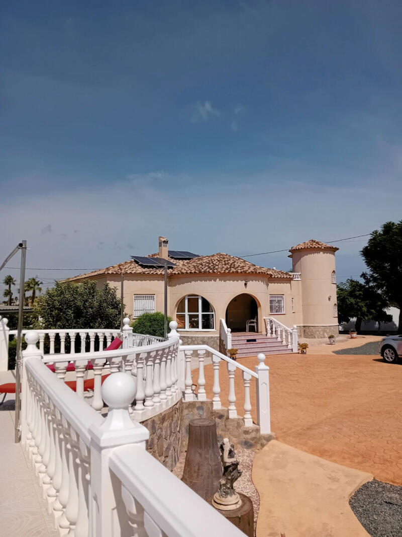 Villa en venta en Catral, Alicante