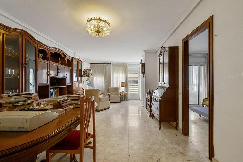 4 bedroom Apartment for sale