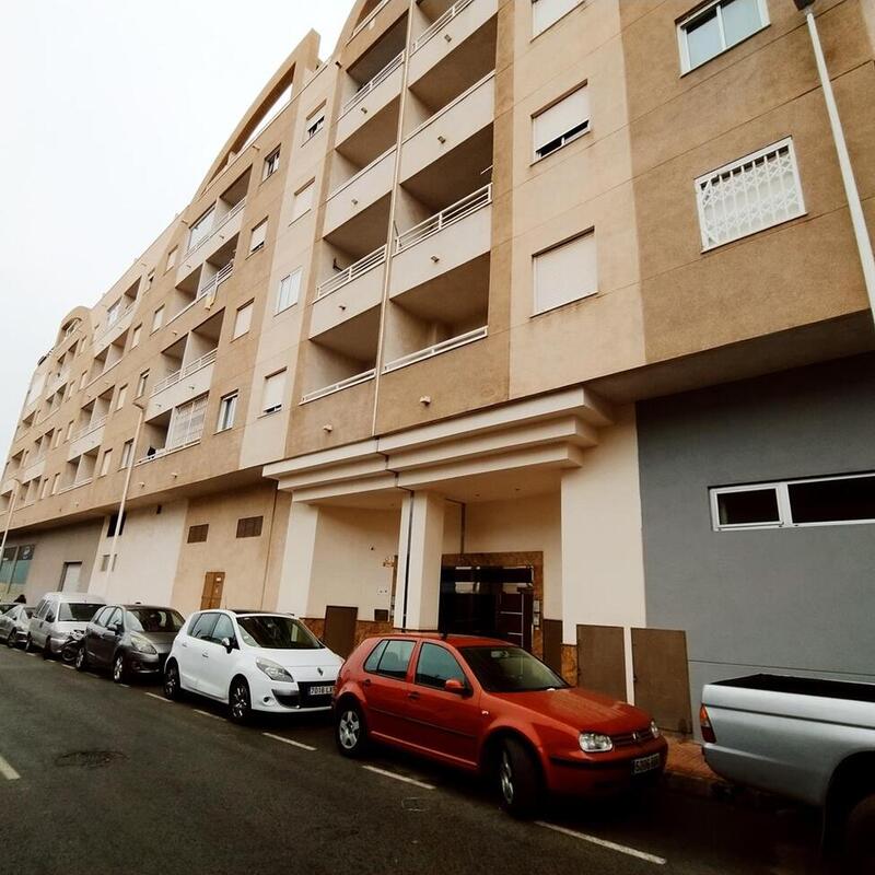 квартира продается в Torrevieja, Alicante