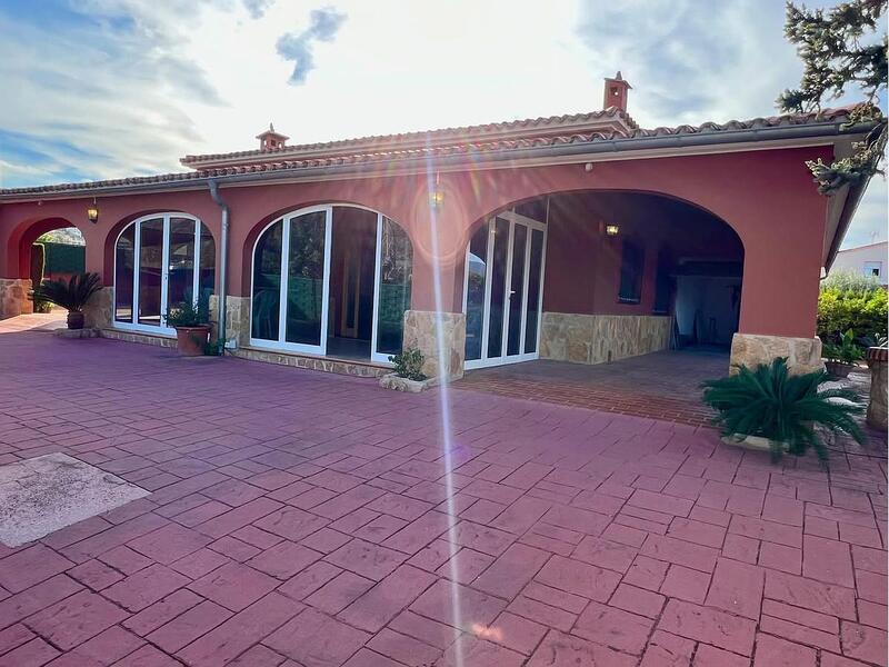 Villa til salg i Pedreguer, Alicante