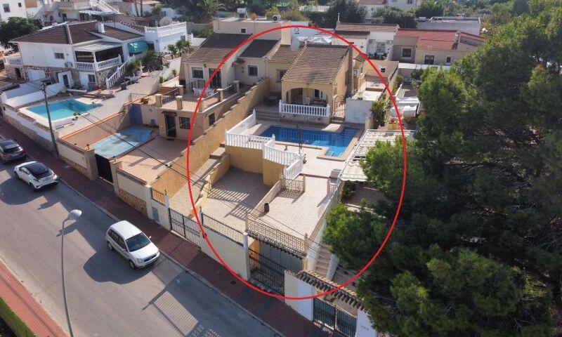 Villa en venta en Los Balcones, Alicante