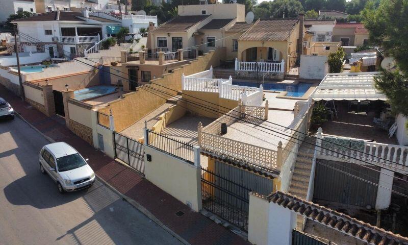 2 Cuarto Villa en venta