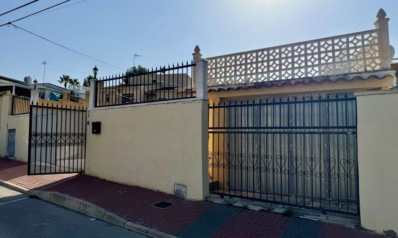 2 Cuarto Villa en venta