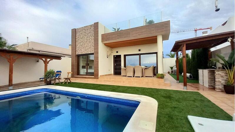 Villa for sale in Rojales, Alicante