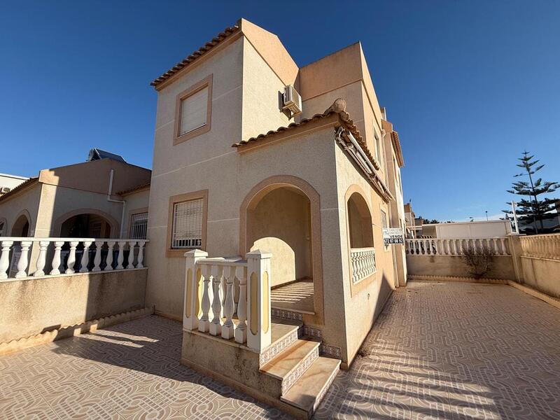 Maison de Ville à vendre dans Torrevieja, Alicante