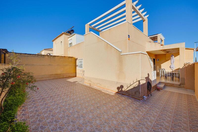 Villa en venta en Torrevieja, Alicante