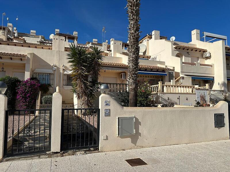 Byhus til salg i Dehesa de Campoamor, Alicante