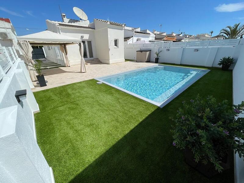 Villa à vendre dans Torrevieja, Alicante