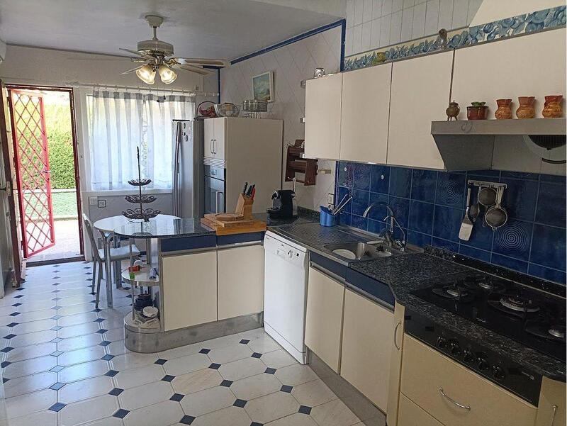 4 Cuarto Villa en venta