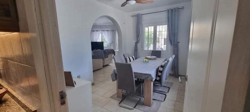 4 Cuarto Villa en venta