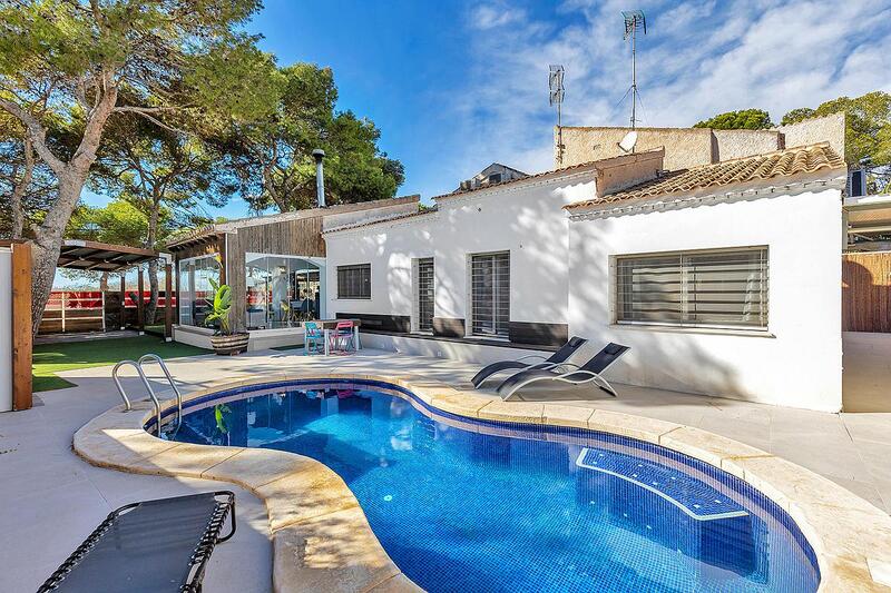 Villa for sale in Torrevieja, Alicante