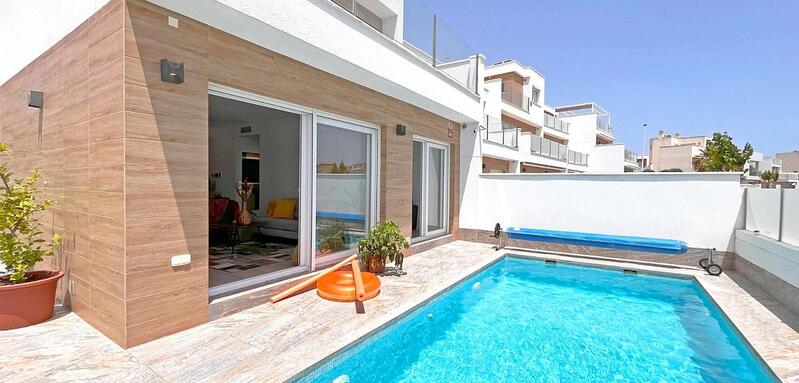 Villa for sale in San Pedro del Pinatar, Murcia