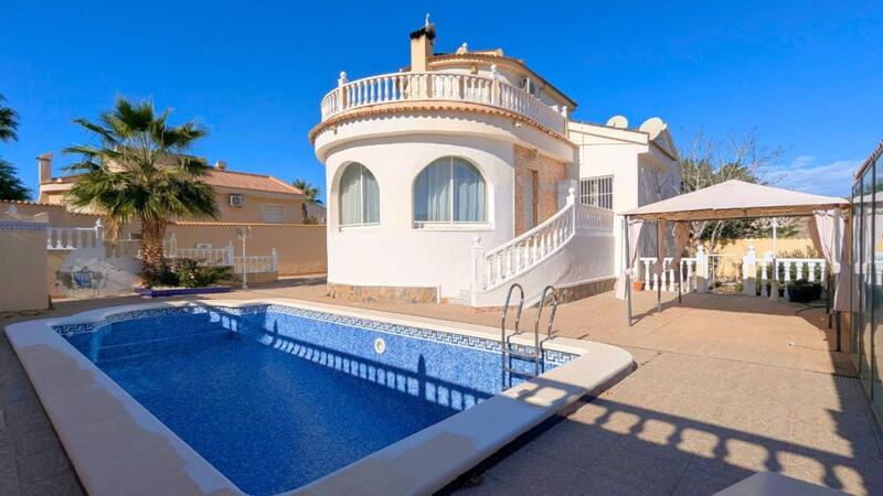 Villa til salgs i Ciudad Quesada, Alicante